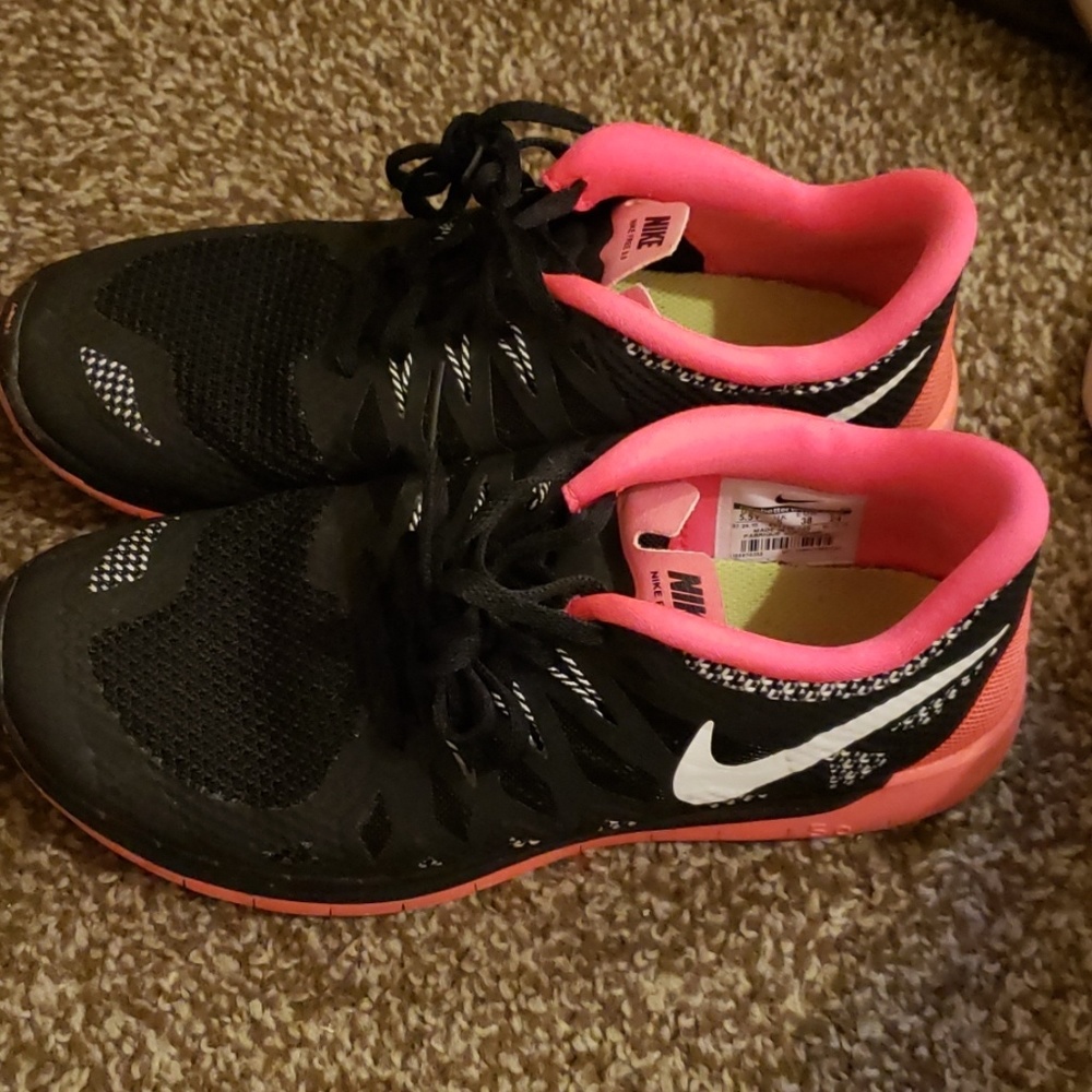 Nike girls shoes